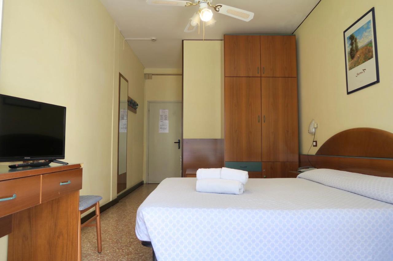 Hotel Lorenz Caorle Exterior photo