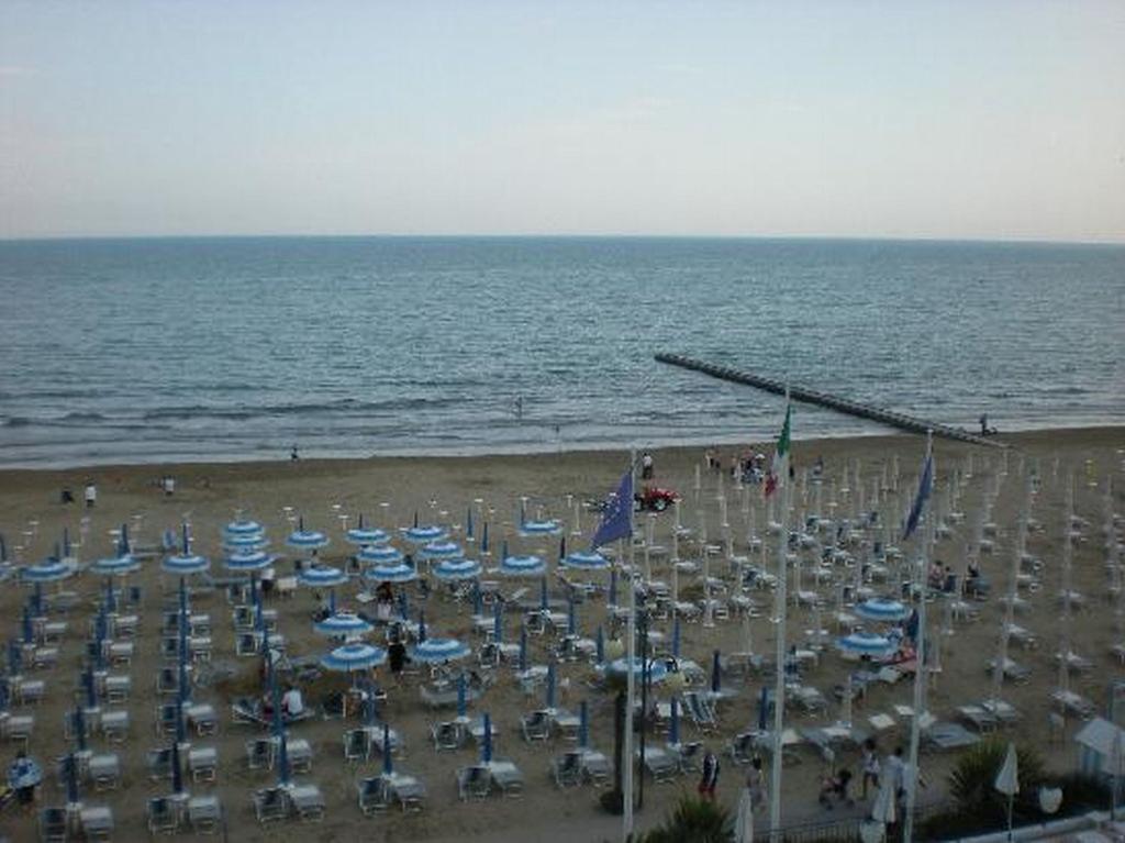 Hotel Lorenz Caorle Exterior photo